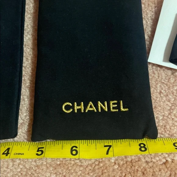 CHANEL (3) pieces Black and Gold Pouch Trio - Picture 3 of 8
